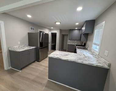 172 Oak Drive - Photo Thumbnail 5