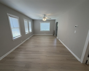 172 Oak Drive - Photo Thumbnail 6