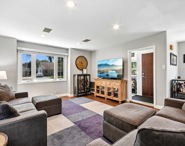 728 N Kennicott Avenue - Photo Thumbnail 1