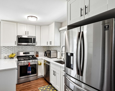 728 N Kennicott Avenue - Photo Thumbnail 6