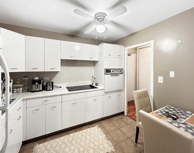 6301 N Sheridan Road - Photo Thumbnail 9