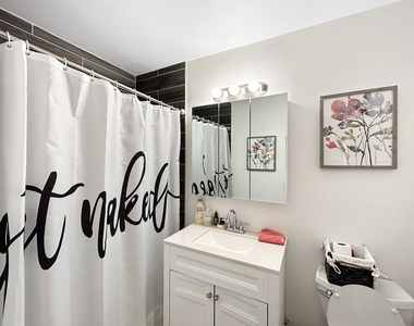 6301 N Sheridan Road - Photo Thumbnail 12