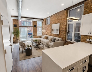 1547 N Milwaukee Avenue - Photo Thumbnail 1