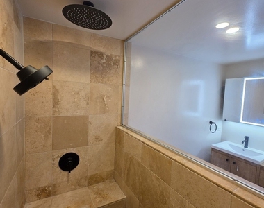 1547 N Milwaukee Avenue - Photo Thumbnail 5