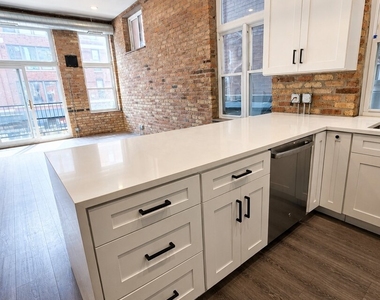 1547 N Milwaukee Avenue - Photo Thumbnail 4