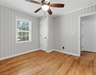 1111 N Valley Drive - Photo Thumbnail 23