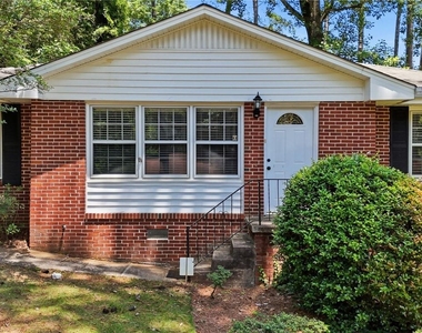 1111 N Valley Drive - Photo Thumbnail 2