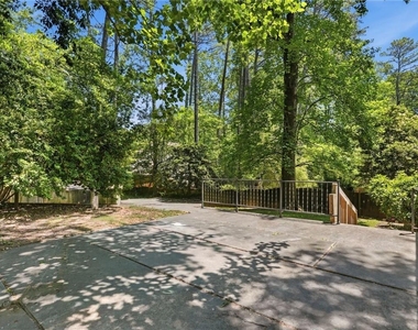 1111 N Valley Drive - Photo Thumbnail 34