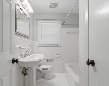 1111 N Valley Drive - Photo Thumbnail 27