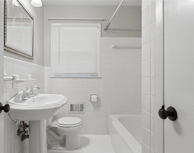 1111 N Valley Drive - Photo Thumbnail 28