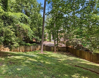 1111 N Valley Drive - Photo Thumbnail 7