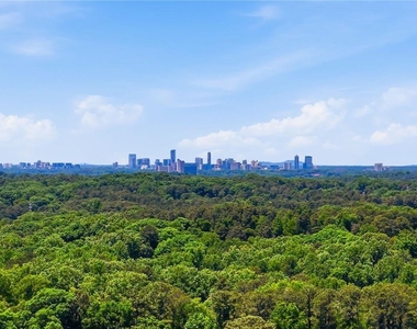 1111 N Valley Drive - Photo Thumbnail 9
