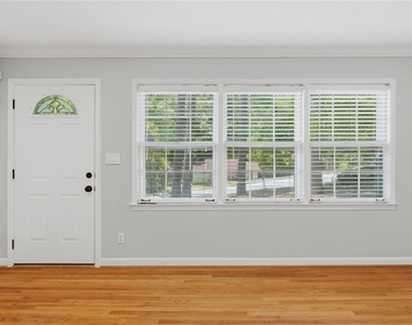 1111 N Valley Drive - Photo Thumbnail 22
