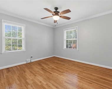 1111 N Valley Drive - Photo Thumbnail 30