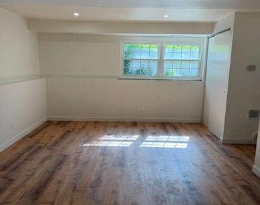 136 Brookwood Court - Photo Thumbnail 10