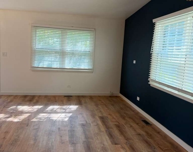 136 Brookwood Court - Photo Thumbnail 5