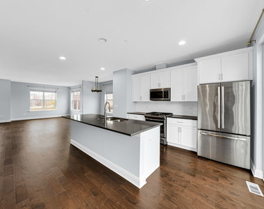 1218 Byrne Boulevard - Photo Thumbnail 8