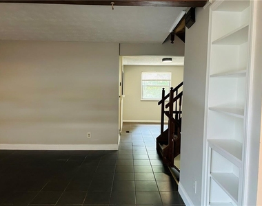 4309 Lehaven Circle - Photo Thumbnail 4