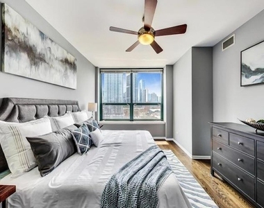400 W Ontario Street - Photo Thumbnail 9