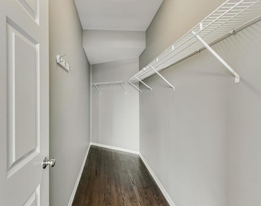400 W Ontario Street - Photo Thumbnail 11