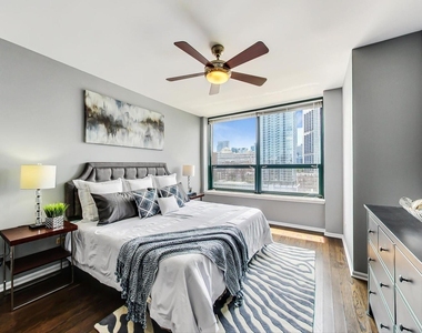 400 W Ontario Street - Photo Thumbnail 8