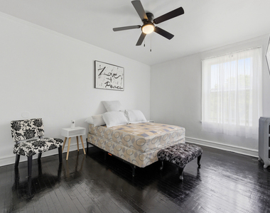 7000 S Paxton Avenue - Photo Thumbnail 9