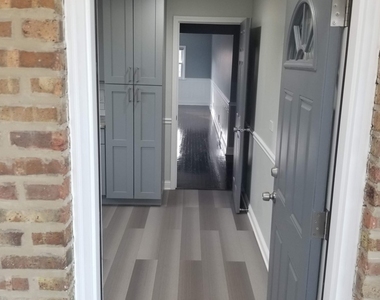 2315 N Merrimac Avenue - Photo Thumbnail 11