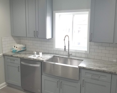 2315 N Merrimac Avenue - Photo Thumbnail 14