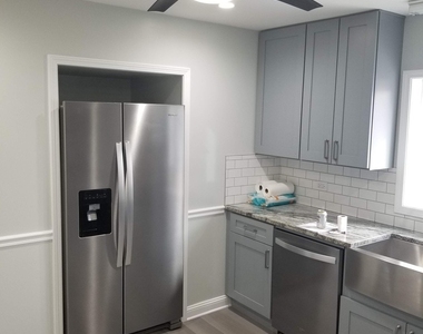 2315 N Merrimac Avenue - Photo Thumbnail 13