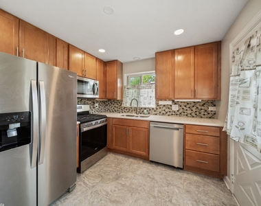 5320 Suffield Court - Photo Thumbnail 9