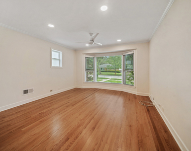 5320 Suffield Court - Photo Thumbnail 4