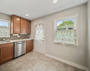 5320 Suffield Court - Photo Thumbnail 8
