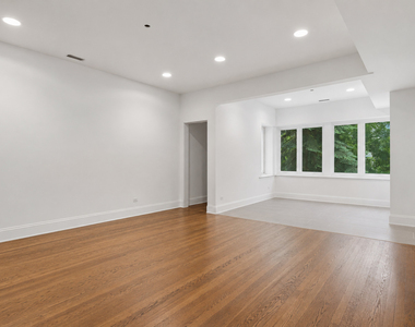 6914 N Sheridan Road - Photo Thumbnail 3