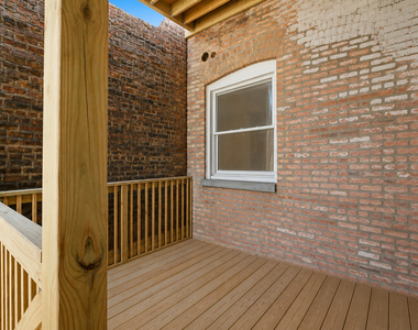 6914 N Sheridan Road - Photo Thumbnail 13