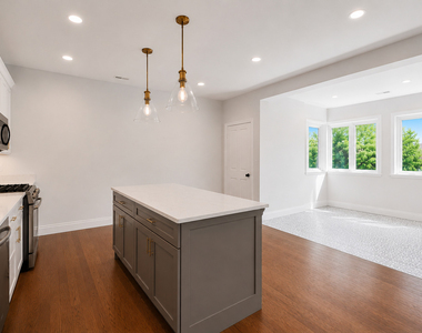 6914 N Sheridan Road - Photo Thumbnail 4