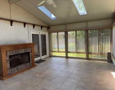 36420 N Tamarack Drive - Photo Thumbnail 10