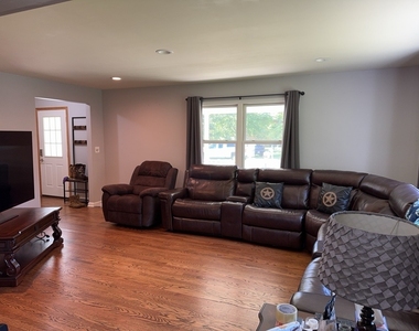36420 N Tamarack Drive - Photo Thumbnail 4