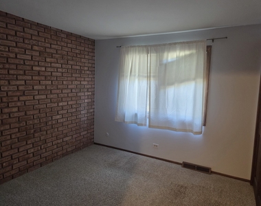 528 E Main Street - Photo Thumbnail 11