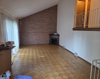 528 E Main Street - Photo Thumbnail 3