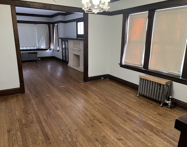 5904 W Berteau Avenue - Photo Thumbnail 5