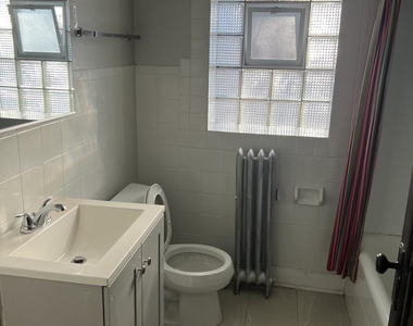 5904 W Berteau Avenue - Photo Thumbnail 13