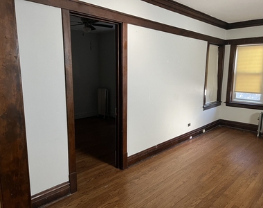 5904 W Berteau Avenue - Photo Thumbnail 11