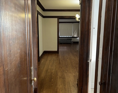 5904 W Berteau Avenue - Photo Thumbnail 1