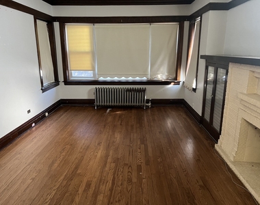5904 W Berteau Avenue - Photo Thumbnail 6