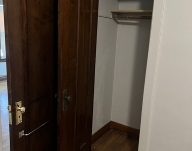 5904 W Berteau Avenue - Photo Thumbnail 12