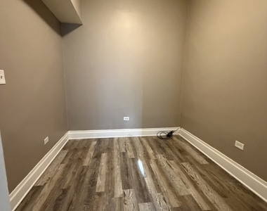 4340 S Berkeley Avenue - Photo Thumbnail 11