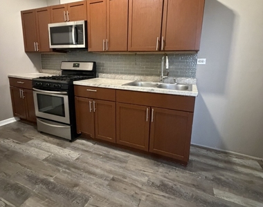 4340 S Berkeley Avenue - Photo Thumbnail 6