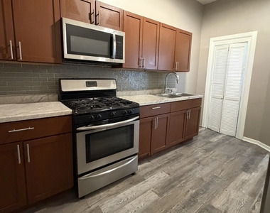 4340 S Berkeley Avenue - Photo Thumbnail 4