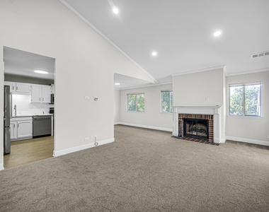 607 Berkley Court - Photo Thumbnail 5