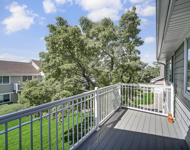 607 Berkley Court - Photo Thumbnail 23